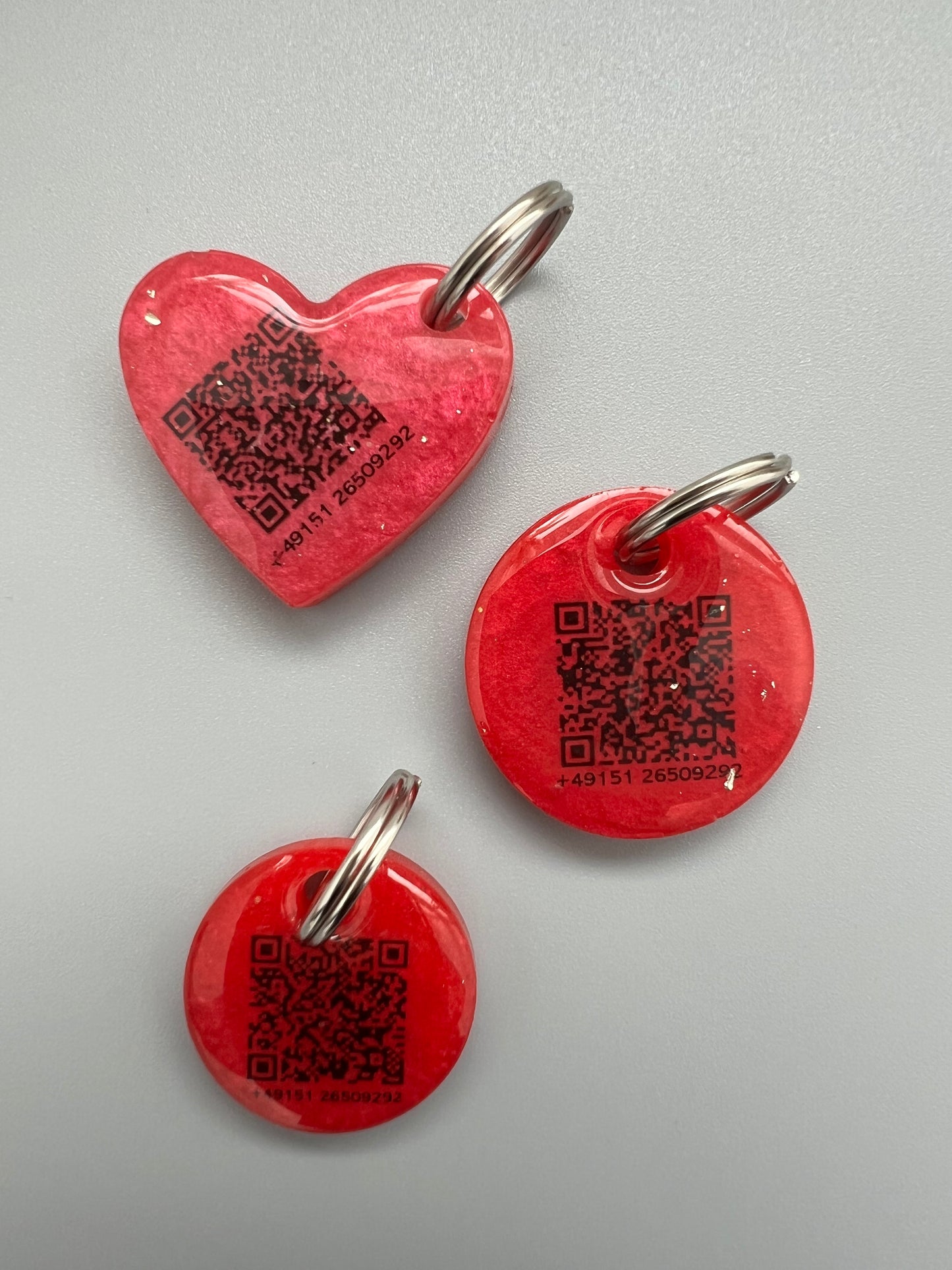 Personalisierter Haustieranhänger mit QR-Code mit Kontaktdaten ideal für entlaufene Hunde und Katzen