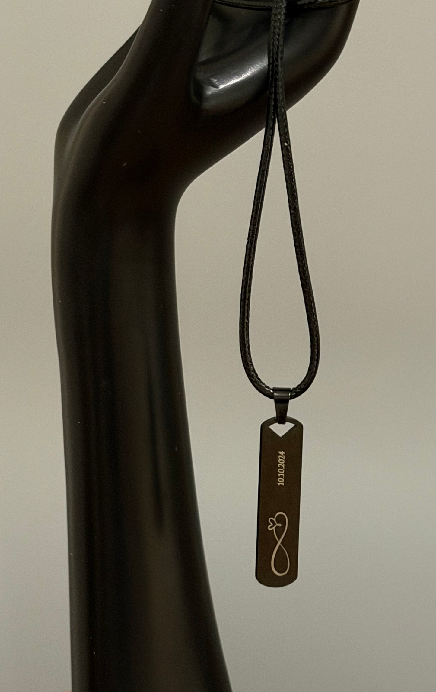 Schlichter rechteckiger Edelstahlanhänger