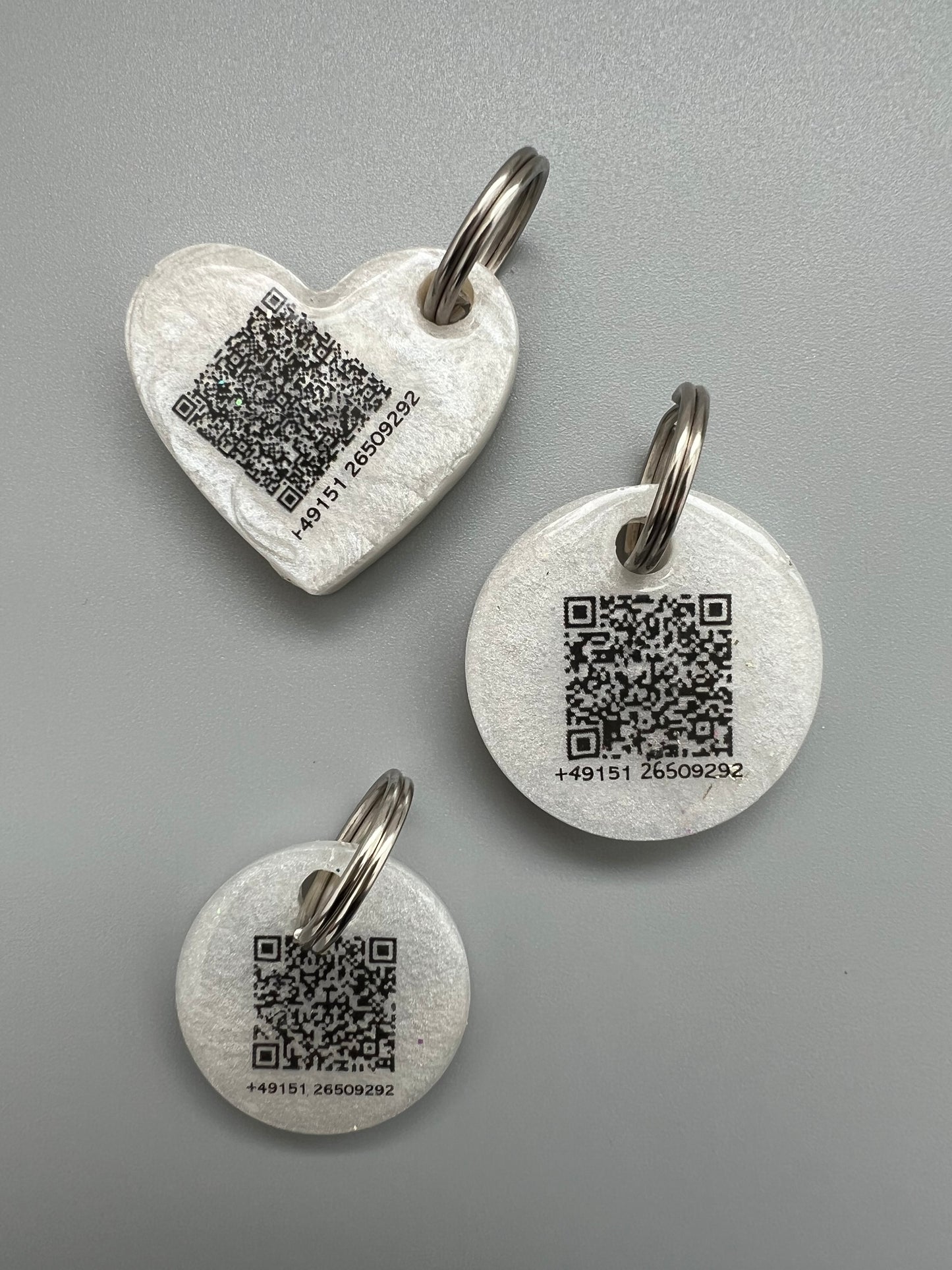 Personalisierter Haustieranhänger mit QR-Code mit Kontaktdaten ideal für entlaufene Hunde und Katzen
